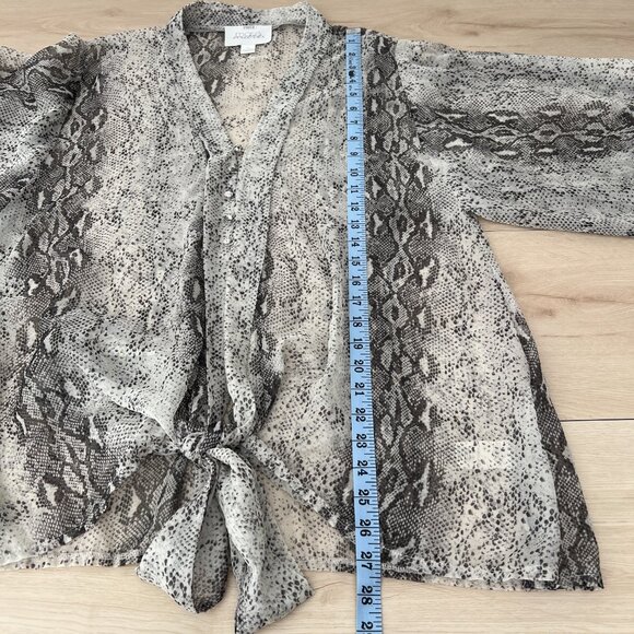 Mare Mare x Anthropologie Puff Sleeve Grey & White Python Print Sheer Blouse (L) - Picture 13 of 16